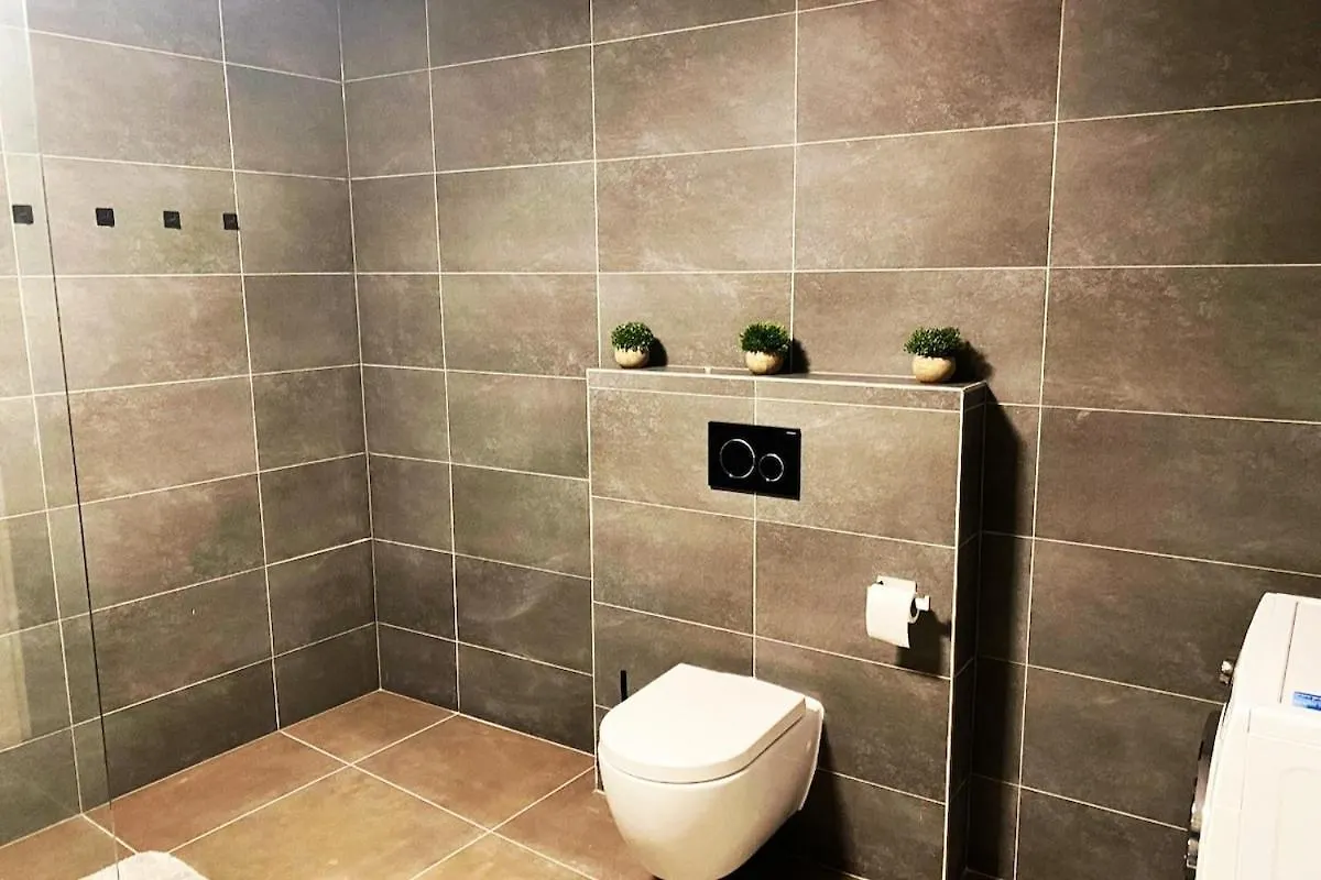Cozy 120M Apartment With 3 Bedrooms And 1 Cinema Useldange